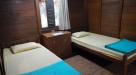Tempat tidur dalam asrama