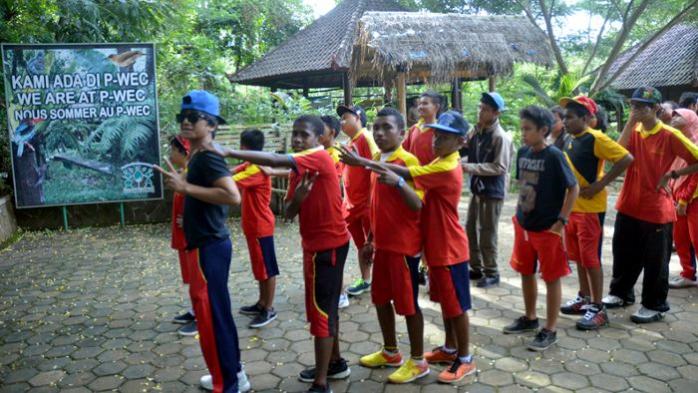 SMP Kuala Kencana Timika Papua Outing di P-WEC